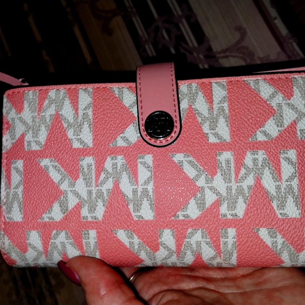 Michael Kors wallet/phone case